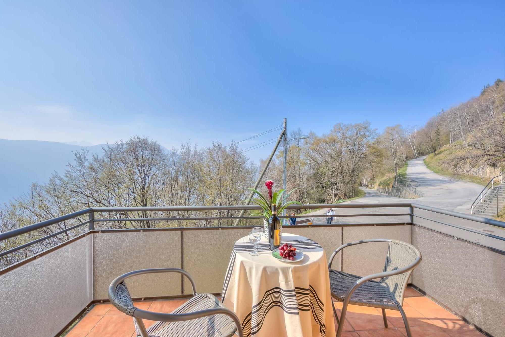 Ca' Gina Panoramica - Monte Bre - Happy Rentals Lugano Eksteriør billede
